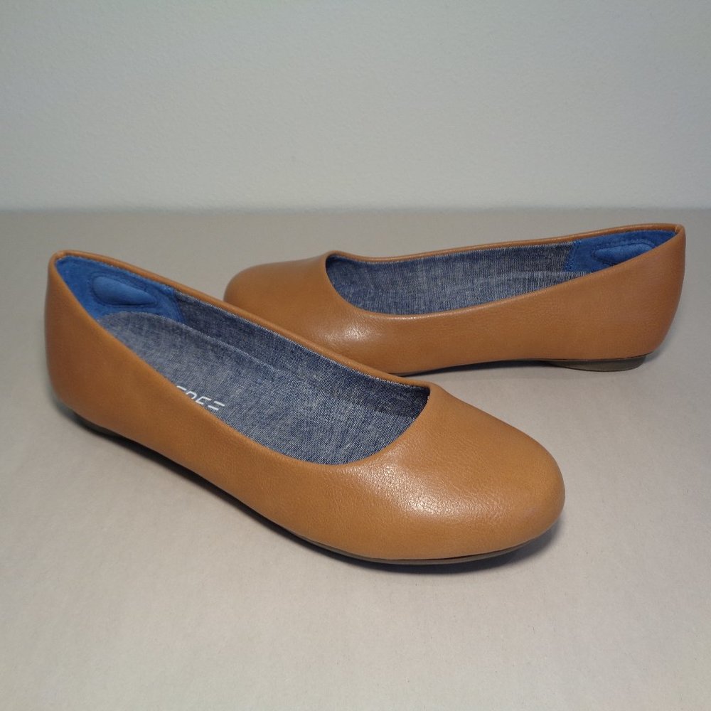Dr. Scholl's Size 6.5 Wide FRIENDLY 2 Saddle Smooth Flats New Women's Shoes